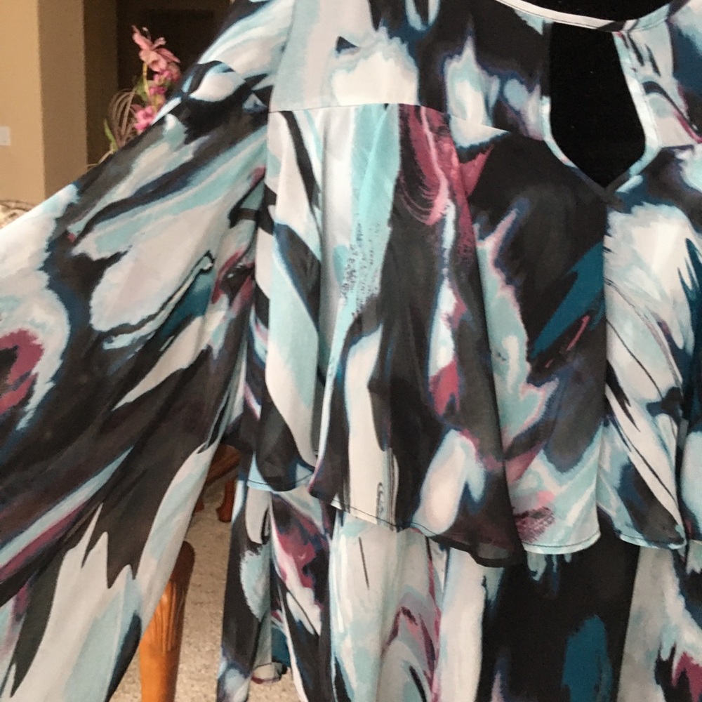 JLo Ruffled Blouse - Picture 4 of 7